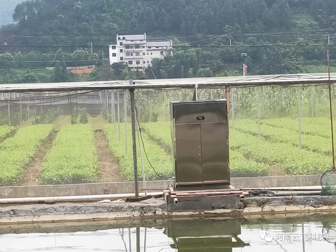 新航娱乐高空测报灯帮助安化县植保站监测草地贪夜蛾